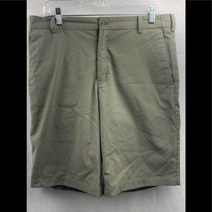 Nike Golf Shorts Size 32